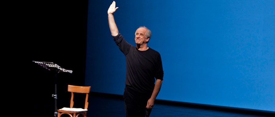 Toni Servillo legge Napoli