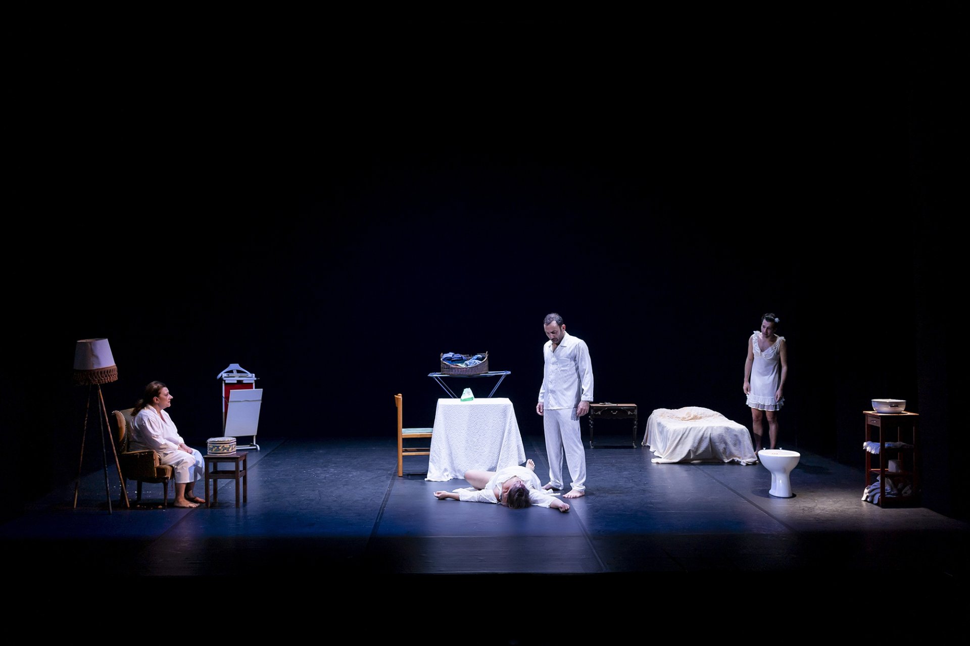 Angelo_focolare_15848_cMasiarPasquali-PiccoloTeatroMilano_1